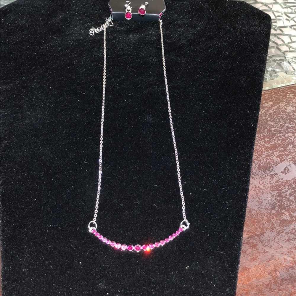 Sliver w/ pink necklace